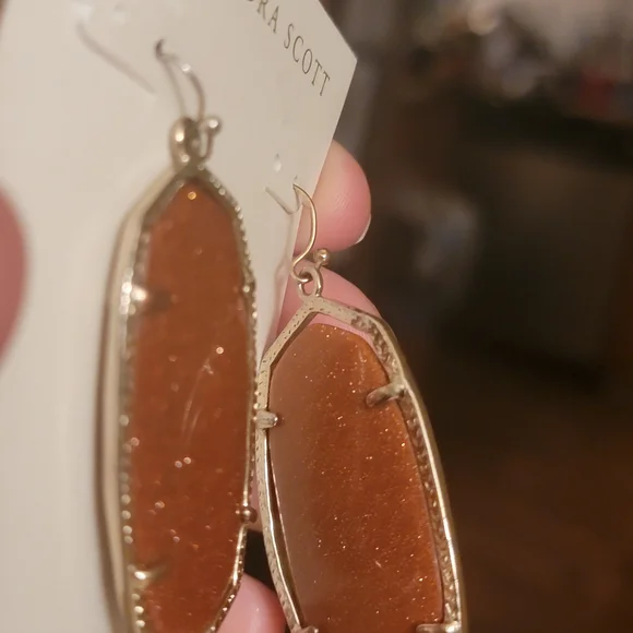 Kendra Scott ✨✨Sparkling Goldstone✨✨  Danielle (large style) - Picture 6 of 6